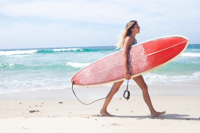 サーフィン初心者女