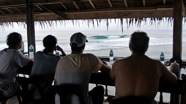 サーフィンジャッジ