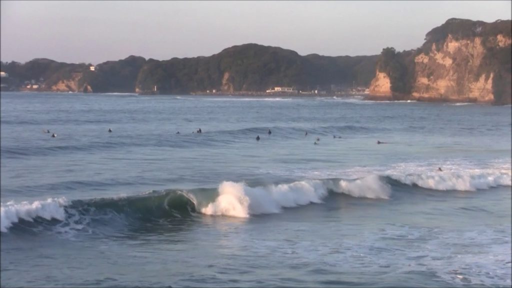 勝浦の波の画像